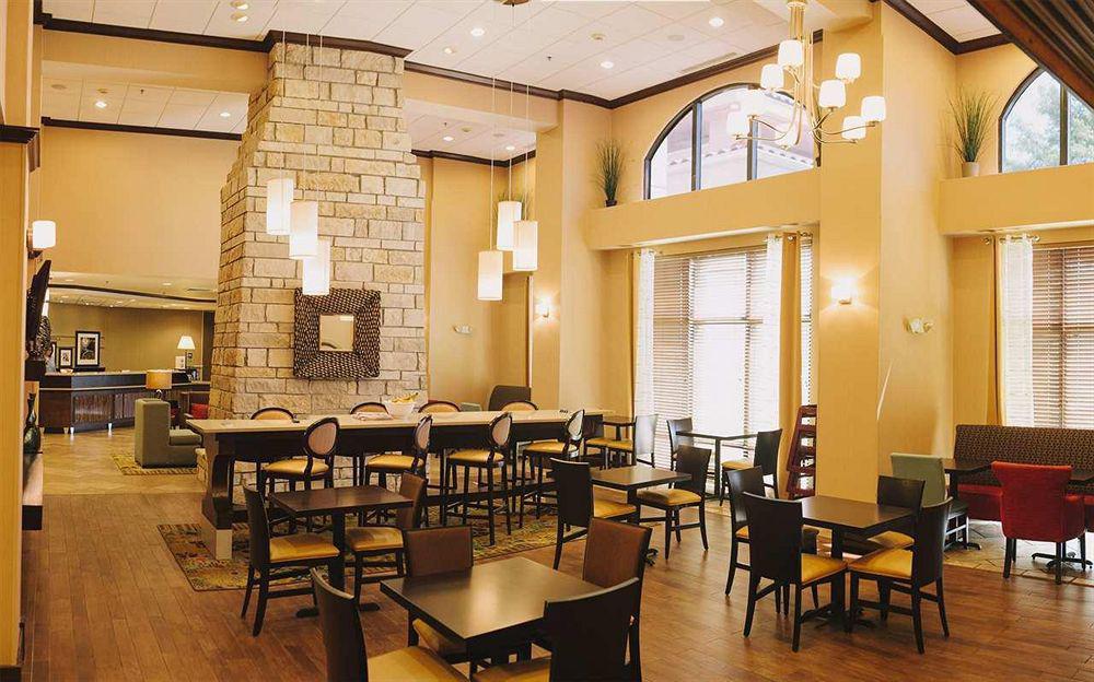 Hampton Inn & Suites Legacy Park-Frisco Restaurant photo