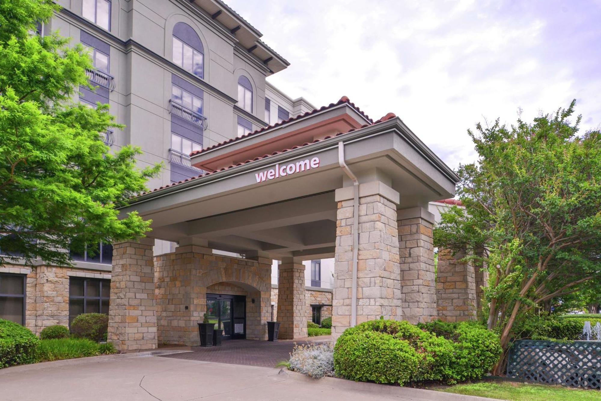 Hampton Inn & Suites Legacy Park-Frisco Exterior photo