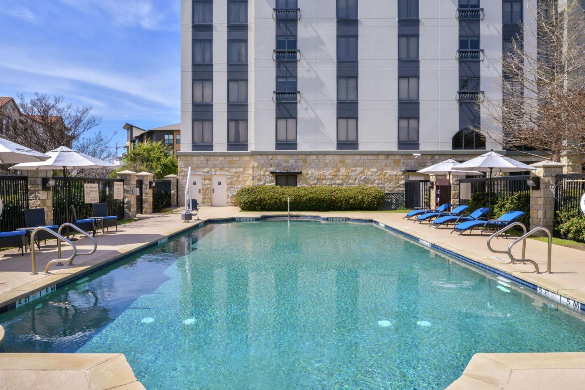 Hampton Inn & Suites Legacy Park-Frisco Exterior photo